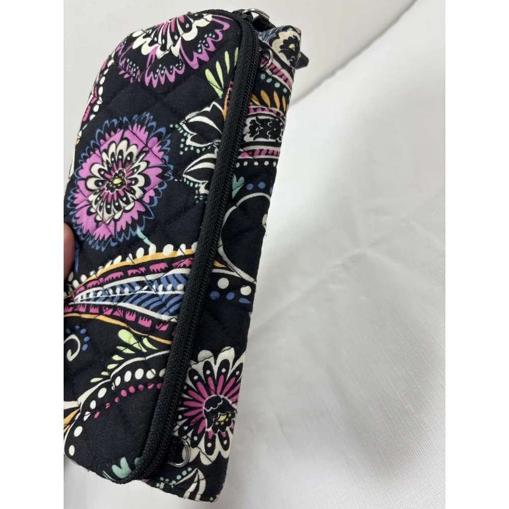 Vera Bradley Trifold Wallet Clutch Black‎ Paisley Floral Print Wristlet Quilted